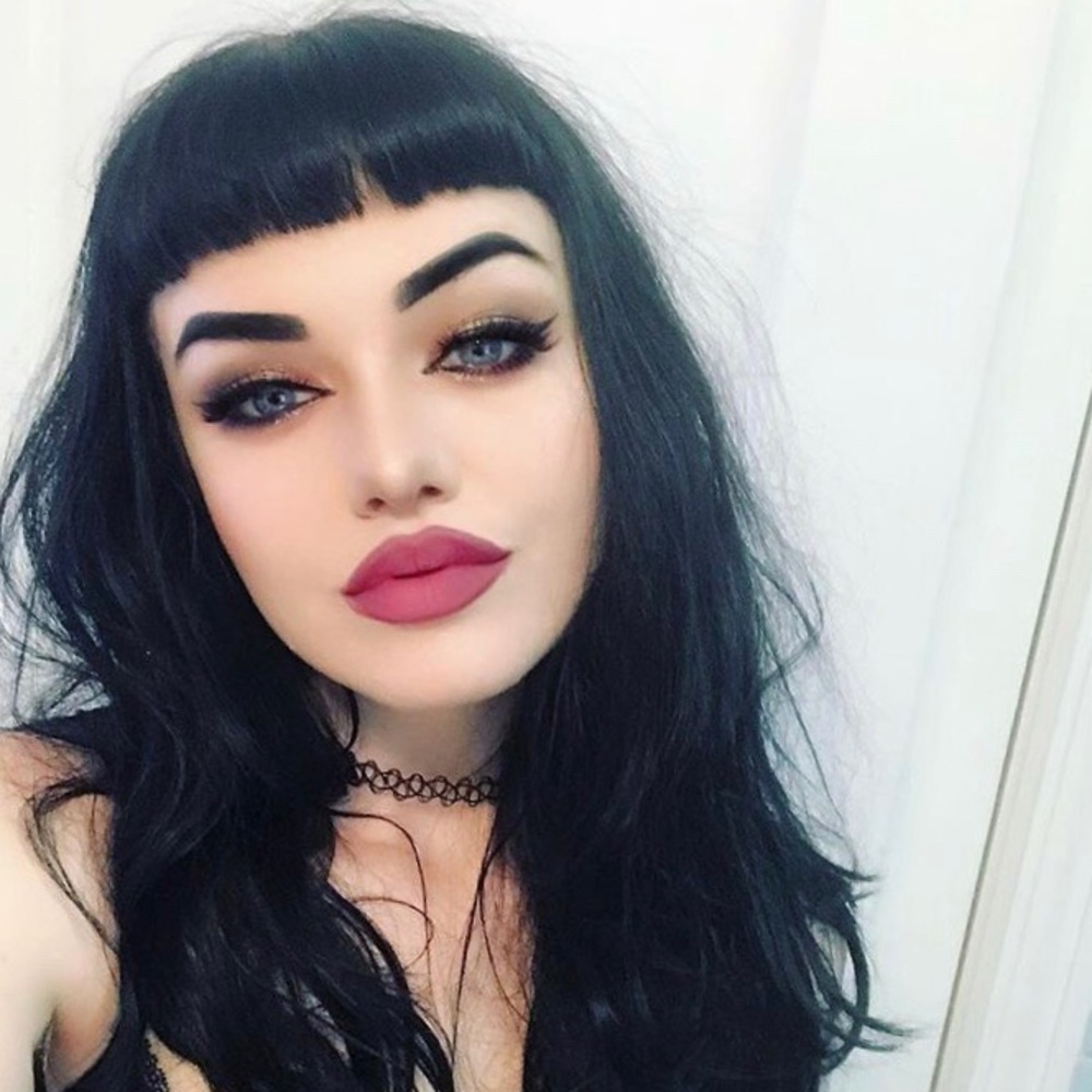 Meet your Posher, Brenna